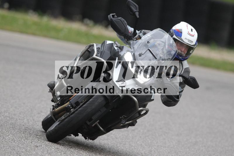 Archiv-2025/10 23.04.2025 Cornu Master School ADR/gruen-vert/0